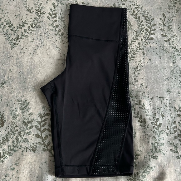 Athleta Black HIIT It 9" Bike Shorts - Picture 1 of 7
